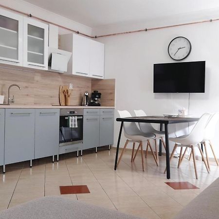 Napvirag Vendeghaz Villa Kestel Dış mekan fotoğraf