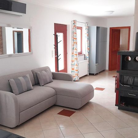 Napvirag Vendeghaz Villa Kestel Dış mekan fotoğraf