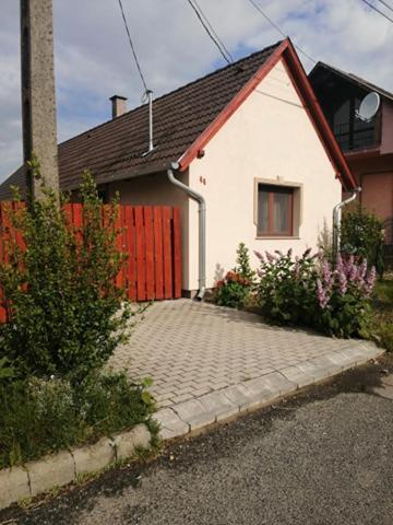 Napvirag Vendeghaz Villa Kestel Dış mekan fotoğraf