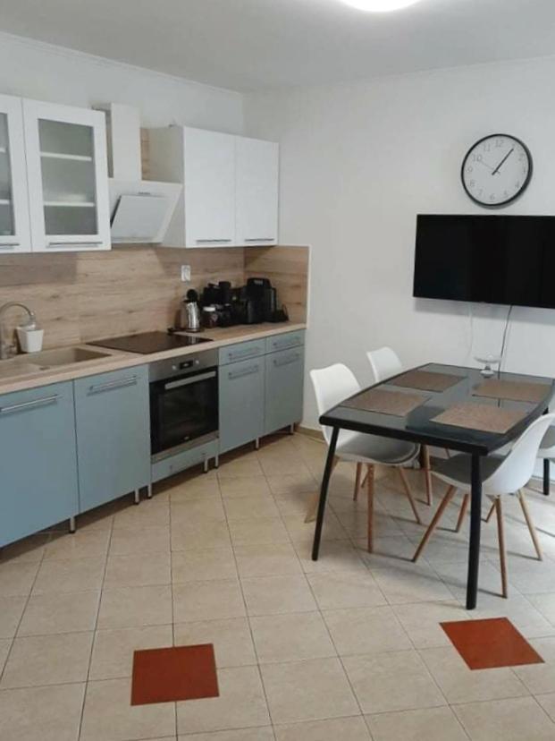 Napvirag Vendeghaz Villa Kestel Dış mekan fotoğraf